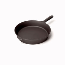 Load image into Gallery viewer, Field No. 8 Skillet – 10 ¼ inches