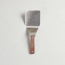 Load image into Gallery viewer, Smithey Mighty Spatula