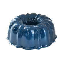 Load image into Gallery viewer, 12 cup Bundt Pan