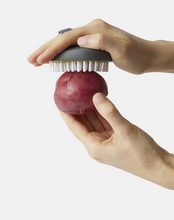 Load image into Gallery viewer, Chef'n PalmBrush Vegetable Brush