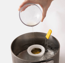 Load image into Gallery viewer, Chef'n Swirl N Perfect Egg Poacher