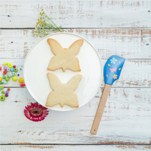 Load image into Gallery viewer, Spring Fling Butterfly Cookie Cutter Set with Spatula Cast Iron Company
