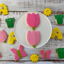 Load image into Gallery viewer, Spring Fling Tulip Cookie Cutter Set with Spatula Cast Iron Company