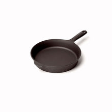 Load image into Gallery viewer, Field No. 6 Skillet – 8 3/8 inches
