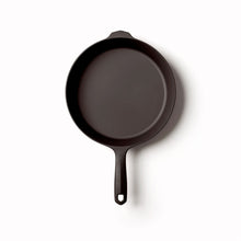 Load image into Gallery viewer, Field No. 8 Skillet – 10 ¼ inches
