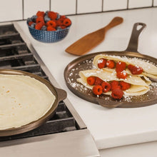 Load image into Gallery viewer, Lancaster No. 8 Griddle
