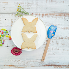 Load image into Gallery viewer, Spring Fling Butterfly Cookie Cutter Set with Spatula
